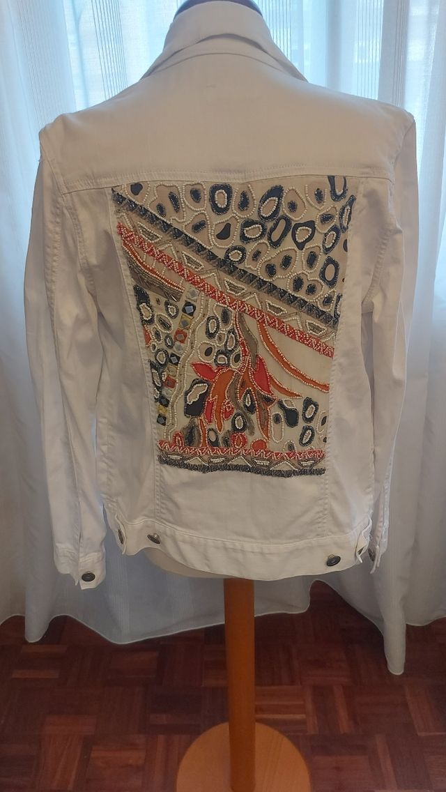 Cazadora vaquera blanca