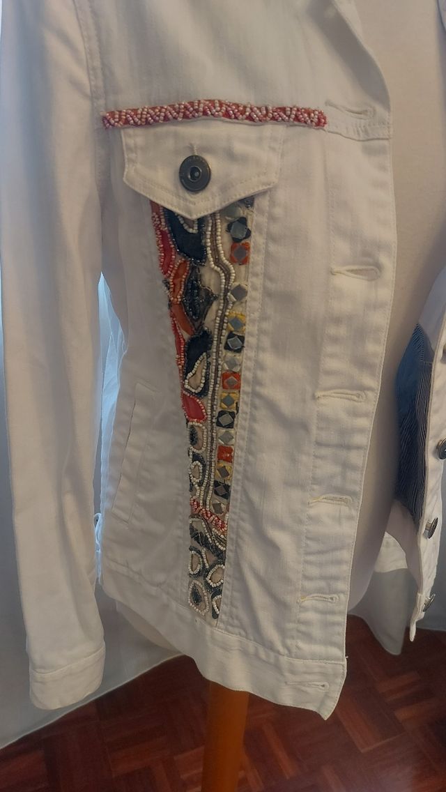 Cazadora vaquera blanca