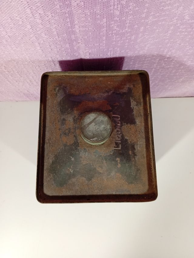 Bidón metálico antiguo