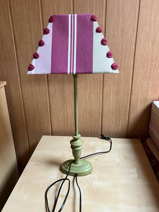 Sofá madera pino vintage y regalo lampara