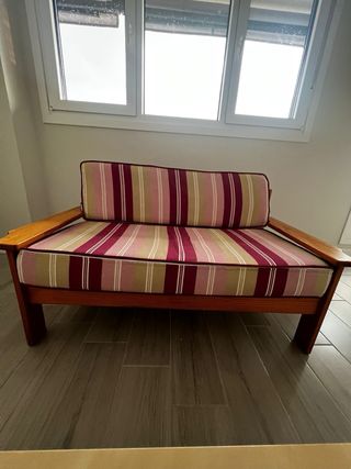 Sofá madera pino vintage y regalo lampara