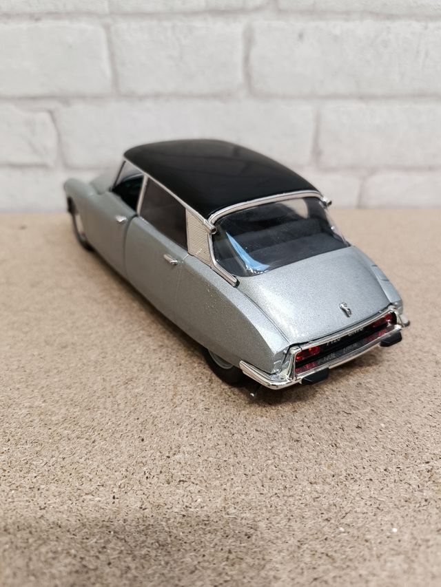 Citroen DS 19 1963 1/18 Solido