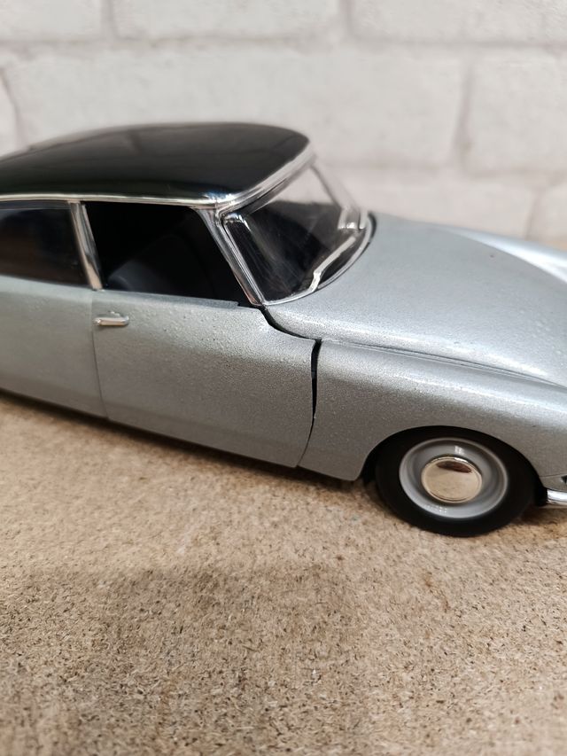 Citroen DS 19 1963 1/18 Solido