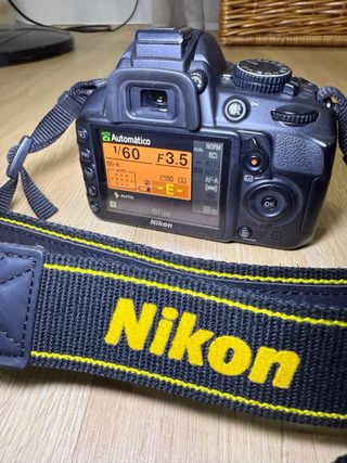 Nikon D3100 + 3 objetivos + flash + mochila 