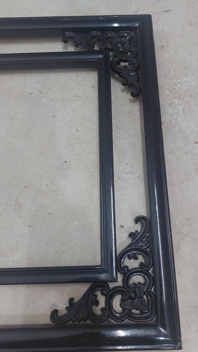 Marco madera antiguo negro