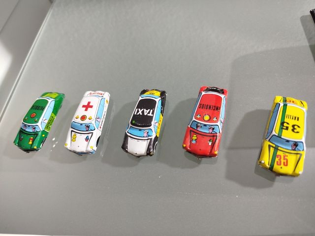 5 Coches Hojalata Vintage