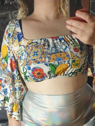 Top andaluz o Blusa blanca estampada