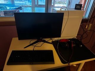 ordenador gaming y iphone 14 pro max 