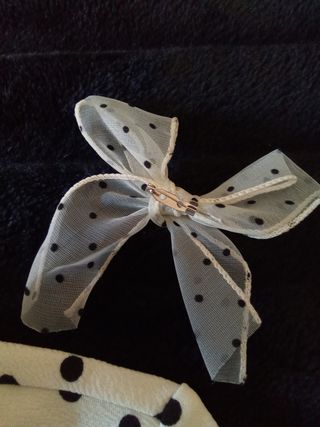TOP LUNARES BLANCO/NEGRO+REGALO BROCHE SIN ESTRENO