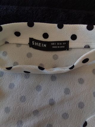 TOP LUNARES BLANCO/NEGRO+REGALO BROCHE SIN ESTRENO