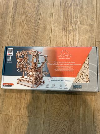 UGEARS Model Marble Run Chain puzzle 3d em madeira