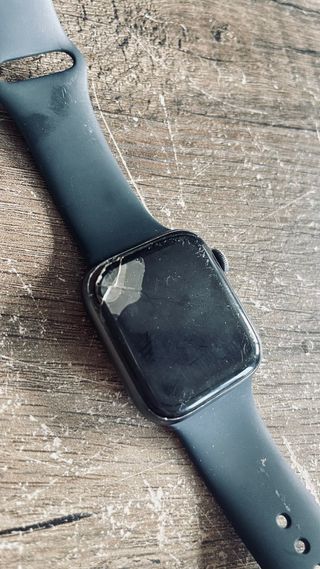 Apple Watch SE negro - pantalla rota