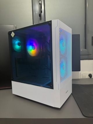 PC Gaming RX 580 8GB, 32GB DDR4, 500GB SSD M.2