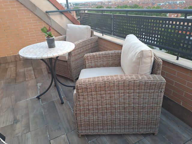 Sillones terraza mimbre beige. SIN MESA
