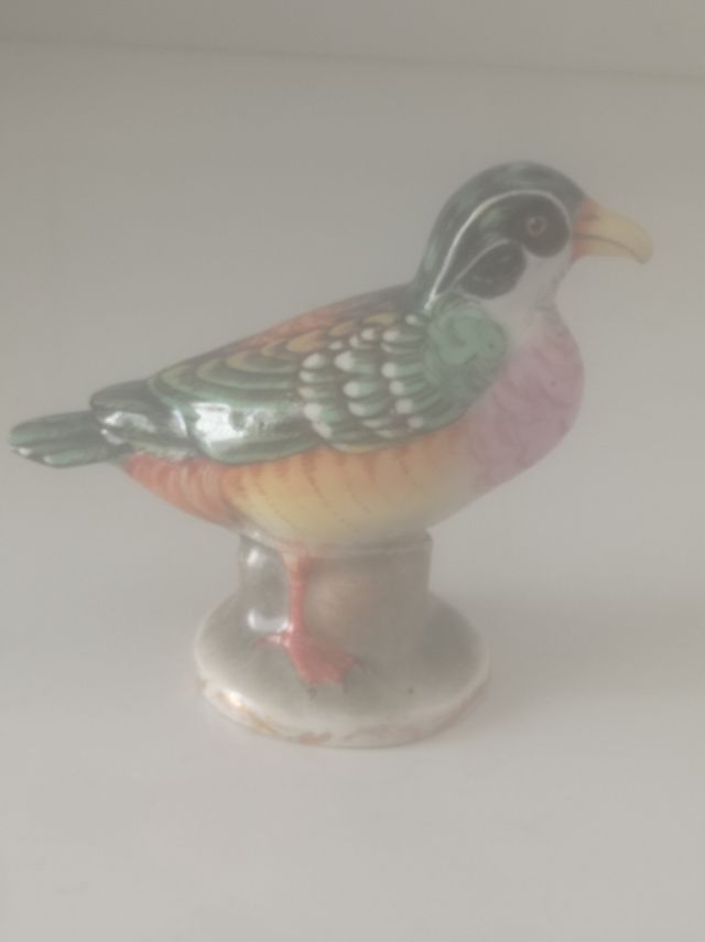 Antiguo pajarito de porcelana Meissen