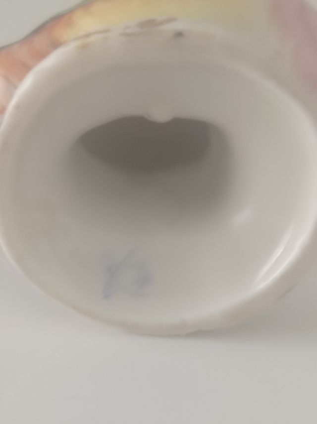 Antiguo pajarito de porcelana Meissen