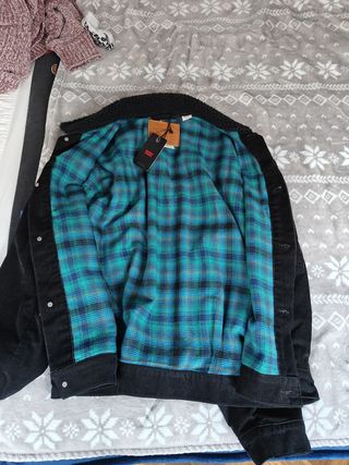 Chaqueta Levis borreguillo negra