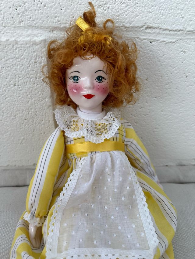 Muñeca porcelana años 70