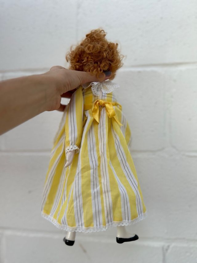 Muñeca porcelana años 70