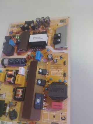 Fuente alimentación TV Samsung 
UE55TU8005 
