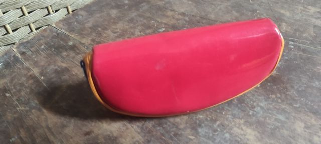 Gafas de sol infantiles con funda y cordon de colg