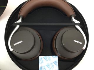 diadema shure aonic 50