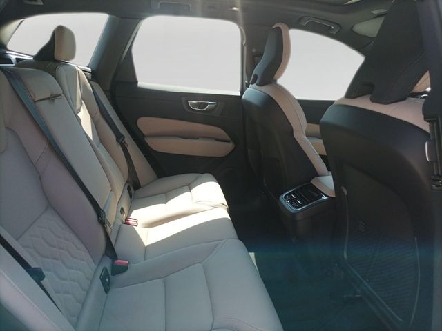 VOLVO XC60 2.0 B5 P MHEV ULTRA DARK AUTO 4WD 250 5P