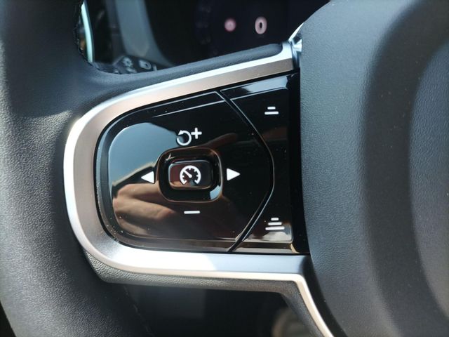 VOLVO XC60 2.0 B5 P MHEV ULTRA DARK AUTO 4WD 250 5P