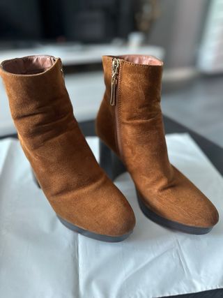 Botines Sfera marrón