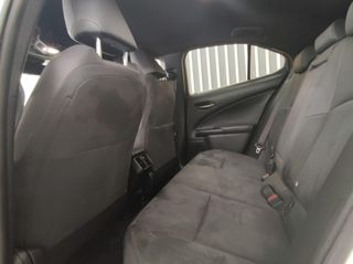 LEXUS UX 2.0 250h Business Navigation