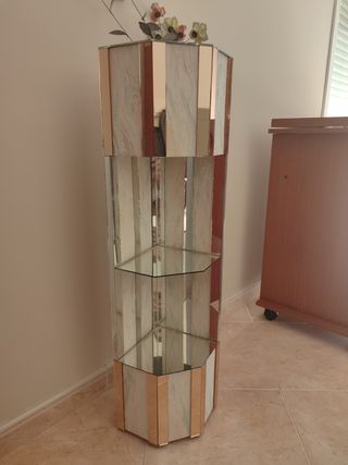 Mueble Esquinero con Espejos