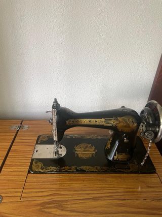 Máquina coser antiguacon mueble madera