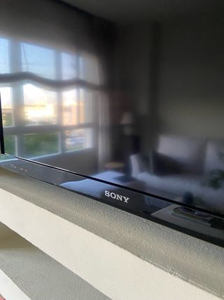 TV Sony Bravia 32" con soporte
