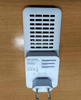 Extensor WiFi Mesh NETGEAR AX1800 4-Stream