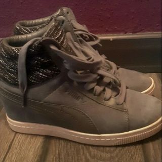 Botas Puma grises cuña.