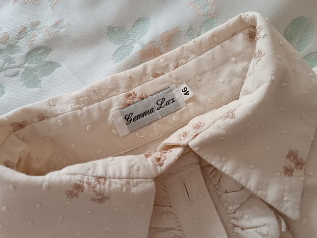 Camicia ricamata beige