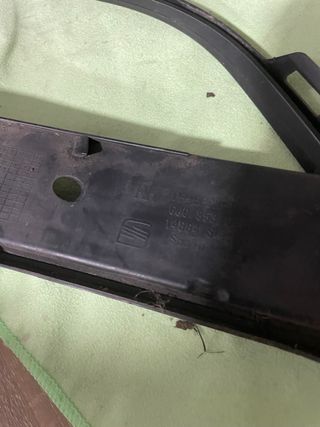 Embellecedor de Niebla Seat Ibiza 2012