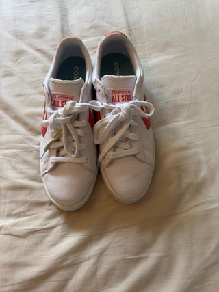 Converse rojas y blancas