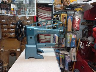 Vendo maquina por traspaso  Maquina de coser