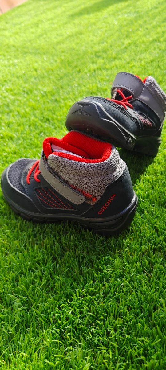 Bota de montaña niño