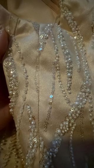 Vestido novia beige pedreria