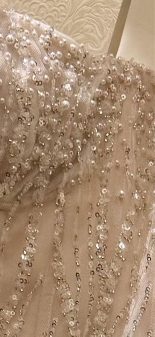 Vestido novia beige pedreria