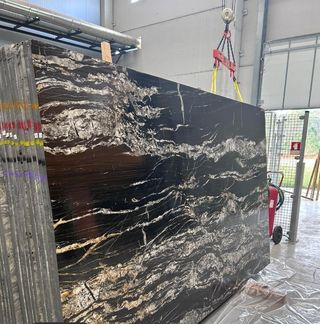 Mármol Negro: Partidas Novelda