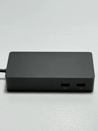 Microsoft Surface Dock 1661 con cargador