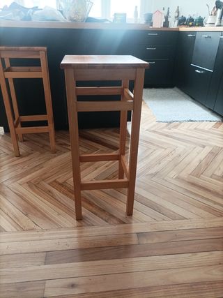 2 Taburetes madera maciza