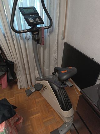 Bicicleta estática BH Fitness