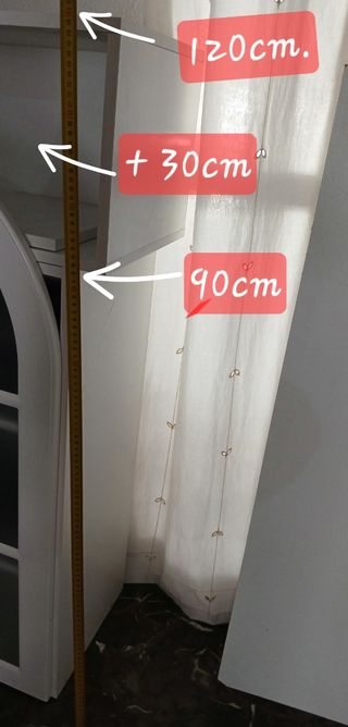 Puertas y marco de madera y cristal.