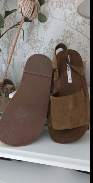 Sandalias Zara piel marrón, talla 36