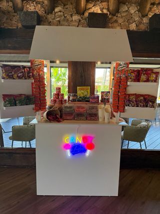 Kiosko de chuches para bodas y eventos. Mesa dulce