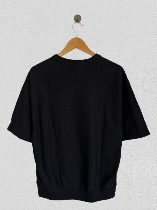 Maglietta nera Uniqlo GU stile minimal